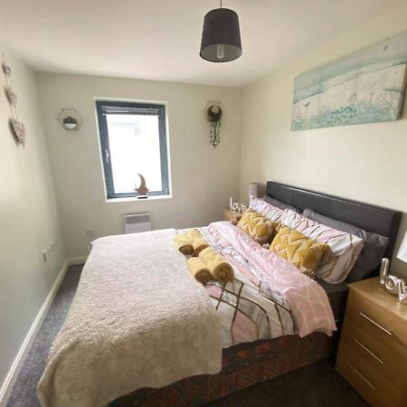 Lovely 2-Bedrooms Apartment Step To The Beach สวอนซี ภายนอก รูปภาพ