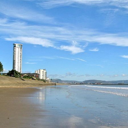 Lovely 2-Bedrooms Apartment Step To The Beach สวอนซี ภายนอก รูปภาพ