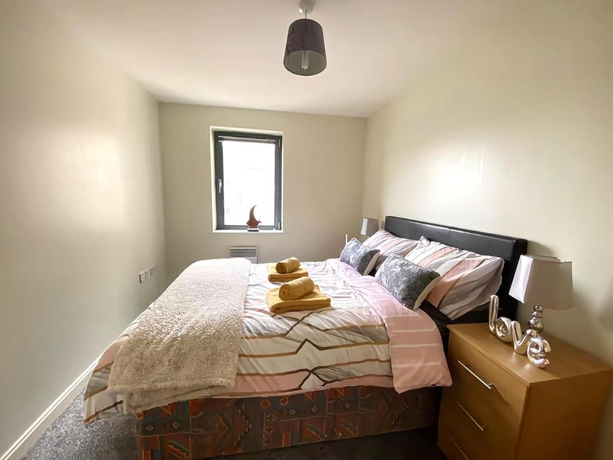 Lovely 2-Bedrooms Apartment Step To The Beach สวอนซี ภายนอก รูปภาพ