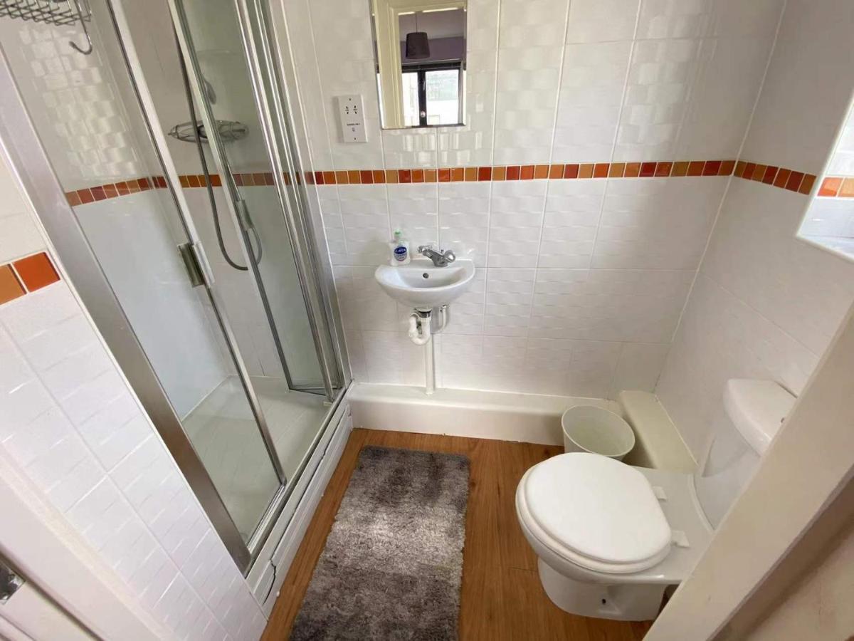Lovely 2-Bedrooms Apartment Step To The Beach สวอนซี ภายนอก รูปภาพ
