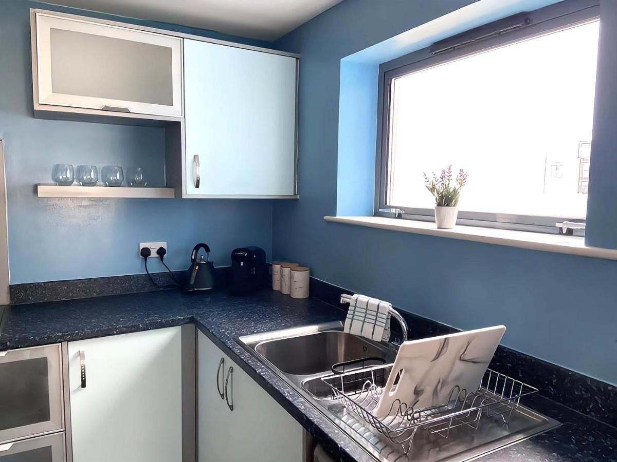 Lovely 2-Bedrooms Apartment Step To The Beach สวอนซี ภายนอก รูปภาพ
