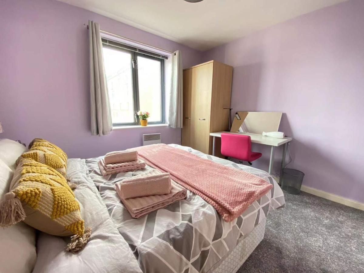 Lovely 2-Bedrooms Apartment Step To The Beach สวอนซี ภายนอก รูปภาพ