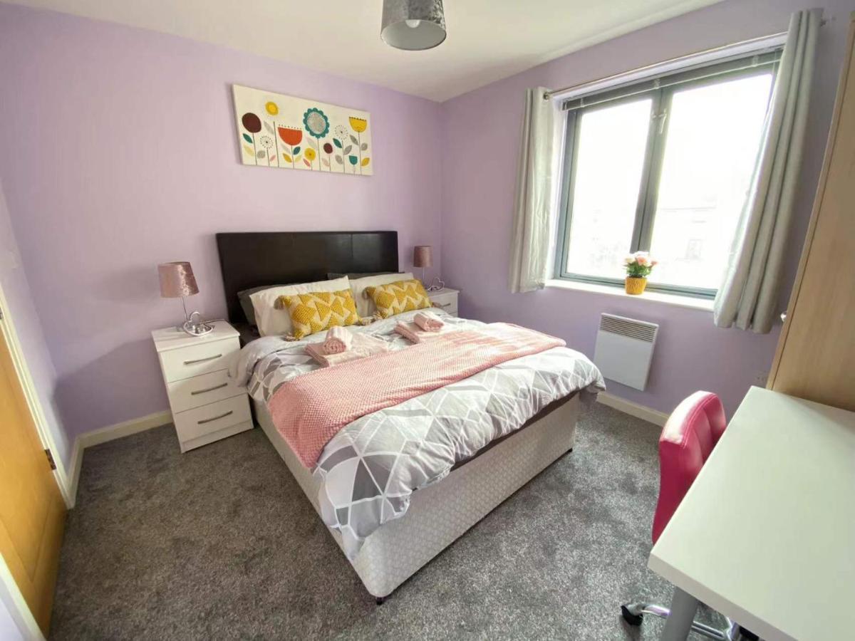 Lovely 2-Bedrooms Apartment Step To The Beach สวอนซี ภายนอก รูปภาพ