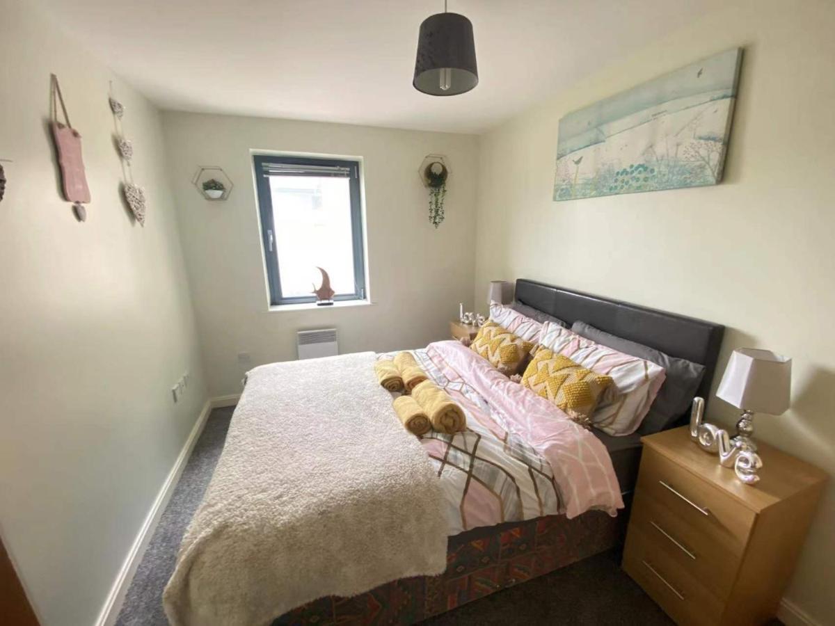 Lovely 2-Bedrooms Apartment Step To The Beach สวอนซี ภายนอก รูปภาพ